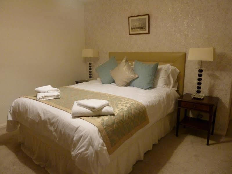 Cameron House Landford Eksteriør bilde